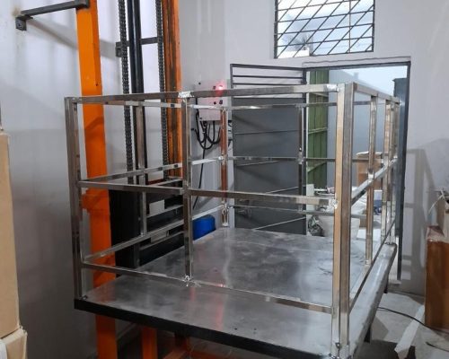 hydraulic-goods-lift